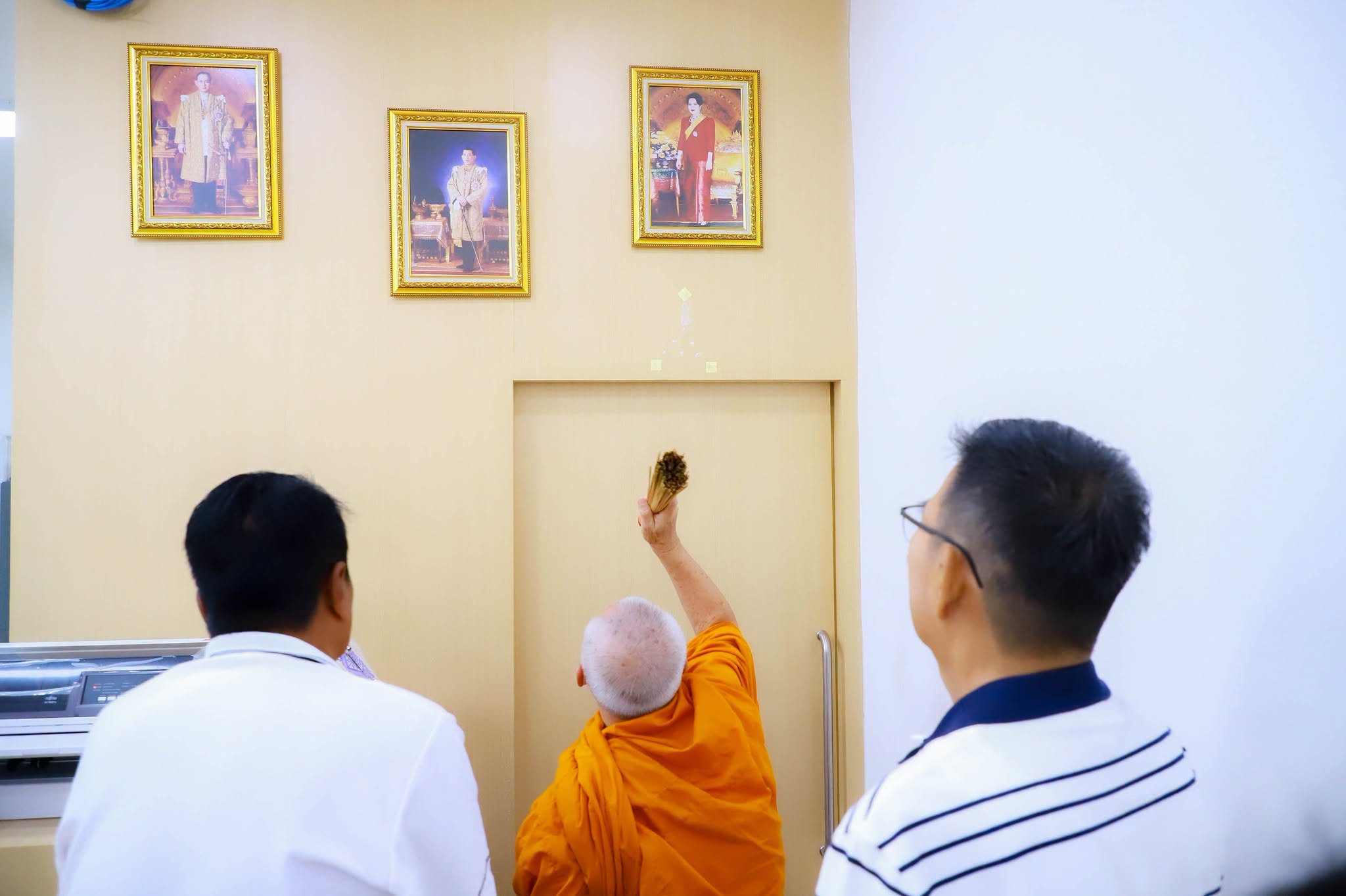 title - รองเลขาธิการ ส.ป.ก. ร่วมพิธีสักการะสิ่งศักดิ์สิทธิ์และพิธีสงฆ์ วันทำบุญสหกรณ์ออมทรัพย์สำนักงานการปฏิรูปที่ดินเพื่อเกษตรกรรม จำกัด เนื่องในโอกาสเปลี่ยนแปลงที่ตั้งสำนักงานแห่งใหม่ 